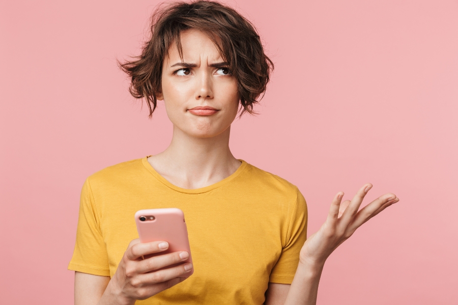 Sự khác biệt giữa tên sản phẩm mờ nhạt và tên sản phẩm nổi bật