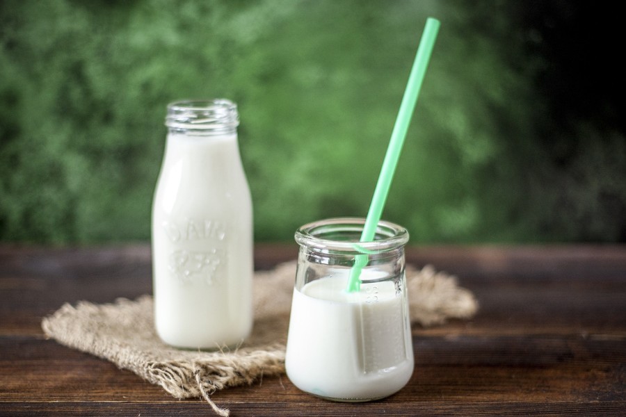 Ly sữa tươi bổ dưỡng - nguồn canxi và protein thiết yếu cho sự phát triển