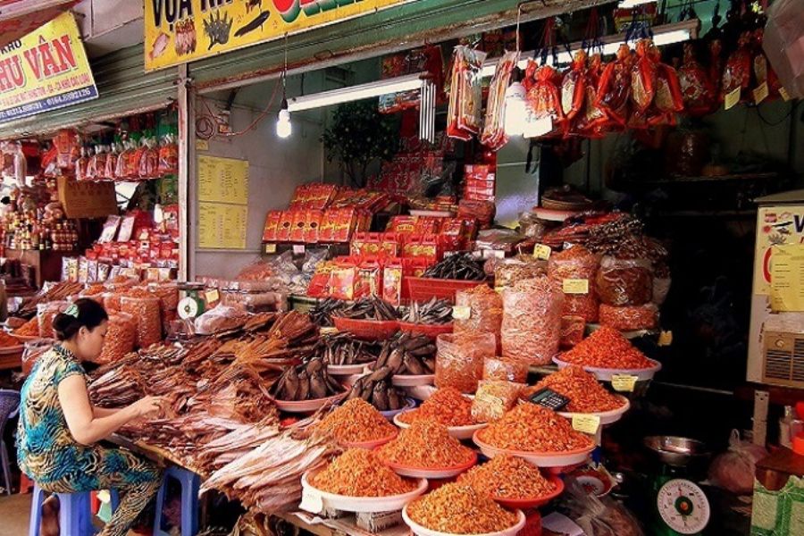 Mua đặc sản tại địa chỉ uy tín giúp đảm bảo chất lượng và nguồn gốc rõ ràng