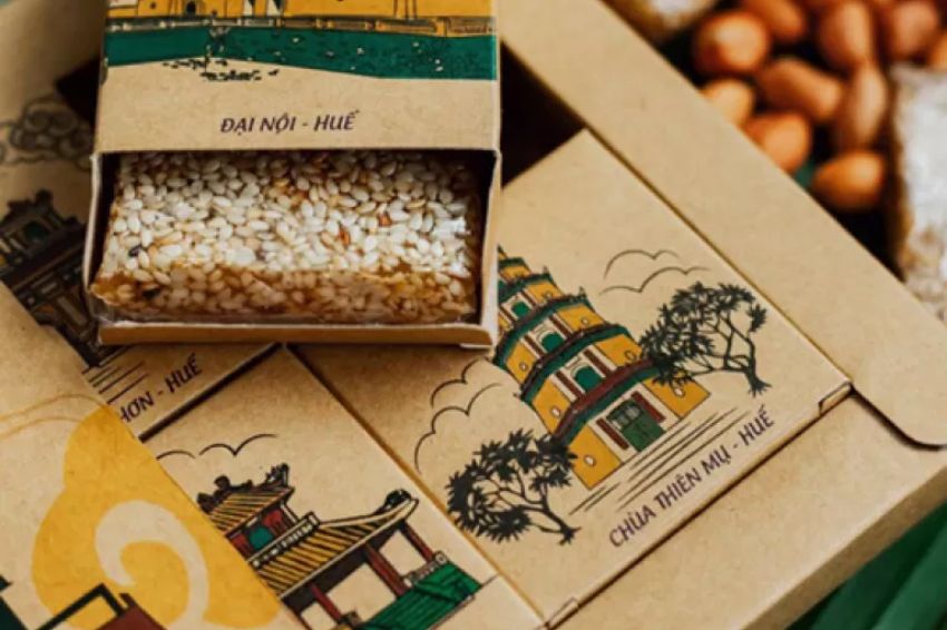 Image 02. Hue sesame candy with careful packaging, deeply marked by the ancient capital