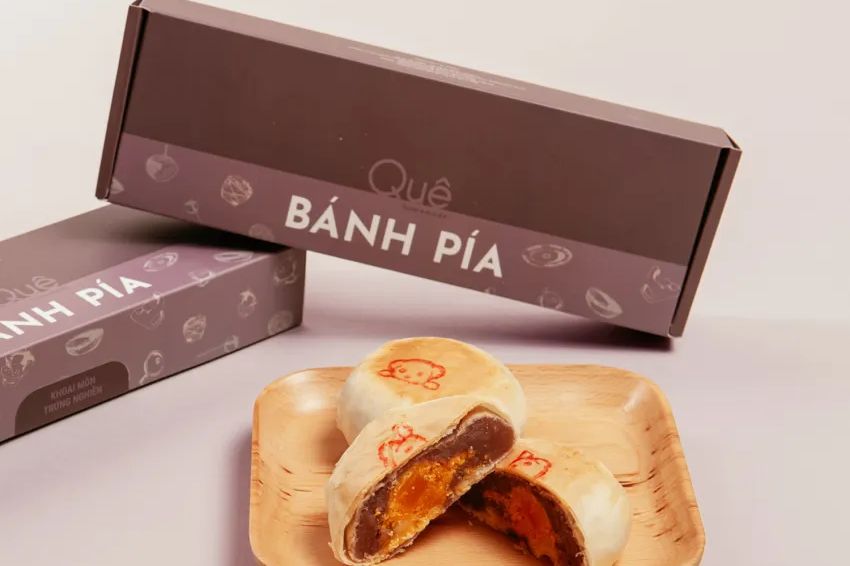 Image 07. Soc Trang pia cake with adorable appearance and sweet flavor