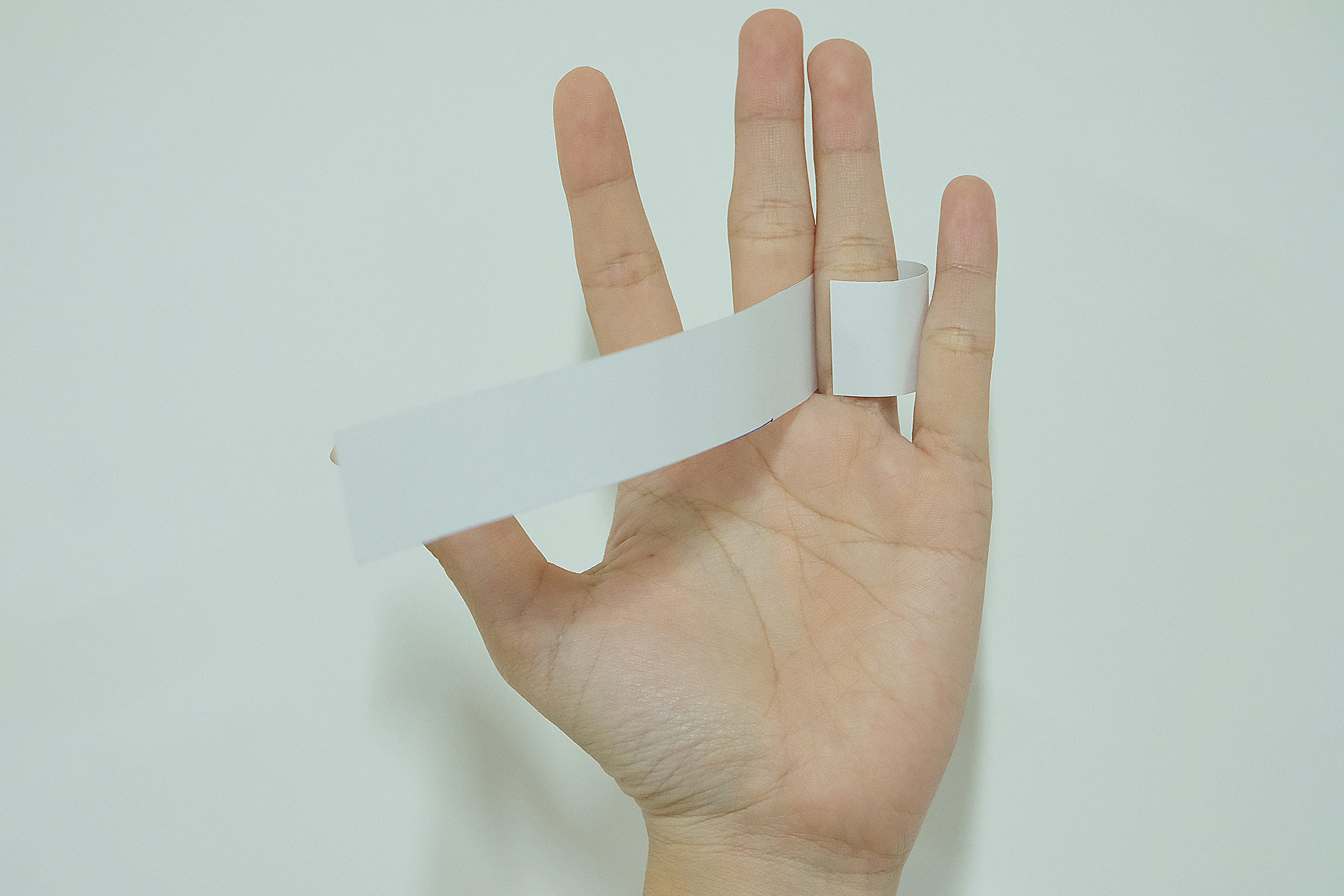 đo kích thước ngón tay khi mua nhẫn, mua nhẫn online, measure ring size, measure finger for ring, chus, giấy, paper