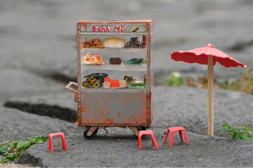 Detailed miniatures capture Vietnam's architectural beauty in small scales