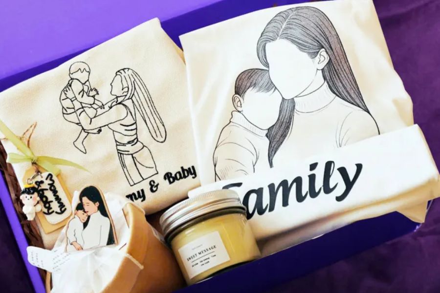 Chus Happiness gift box with various unique personalized items