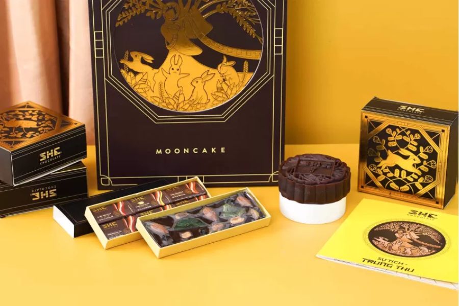 Sophisticated Mid-Autumn gift box packaging design down to every detail