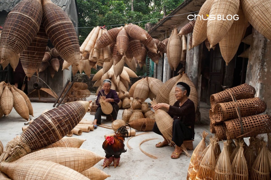 Những sản phẩm thủ công Việt Nam đa sắc màu từ nón lá, gốm sứ đến đồ mây tre đan