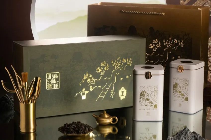 Ảnh 08. Hộp quà trà thảo mộc cao cấp với thiết kế sang trọng và đóng gói chuyên nghiệp