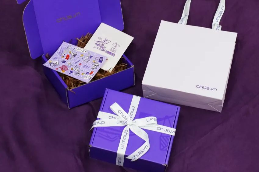 Ảnh 04. Quà màu tím để nói I Purple You đến fan BTS 