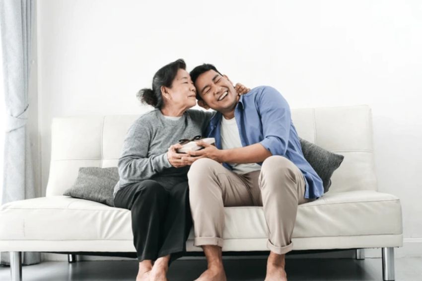 Sống hiếu thảo, sống tốt để mẹ thêm an lòng