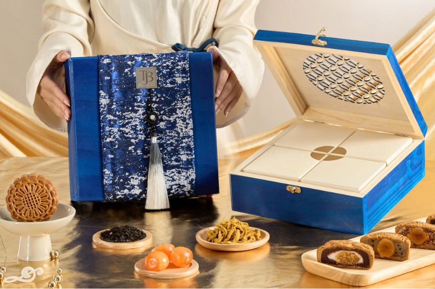 Image 03. The Joy Box continuously improves gift boxes to capture trends