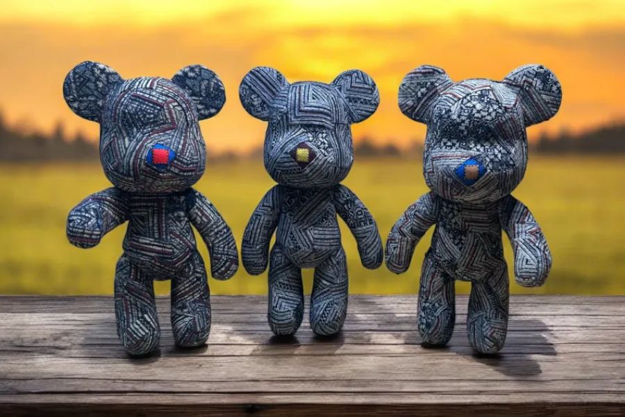 Brocade  bearbrick  - a souvenir rich with Vietnam's mountain heritage