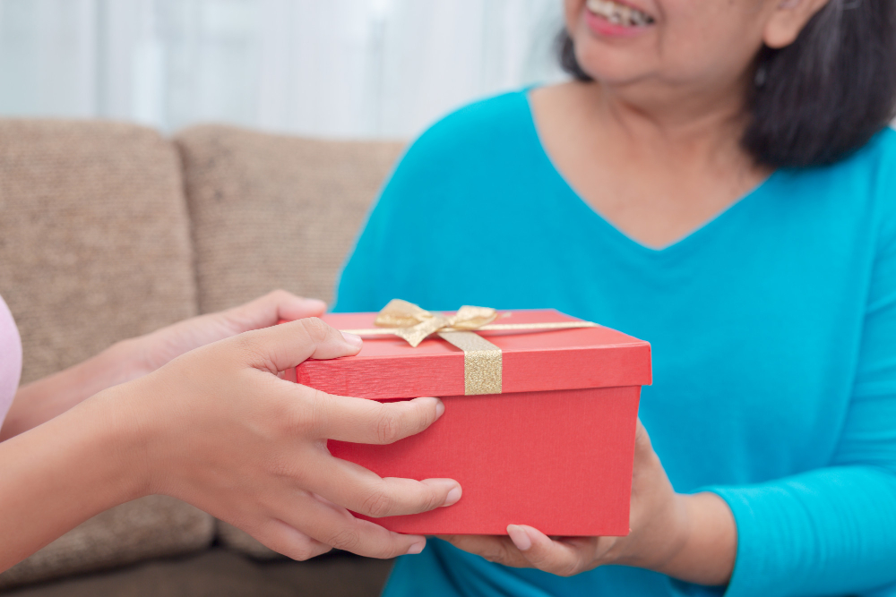 Mẹ yêu những món quà chân thành