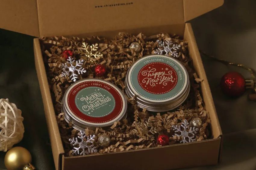 Image 05. Warm and loving Christmas gifts to make her even happier