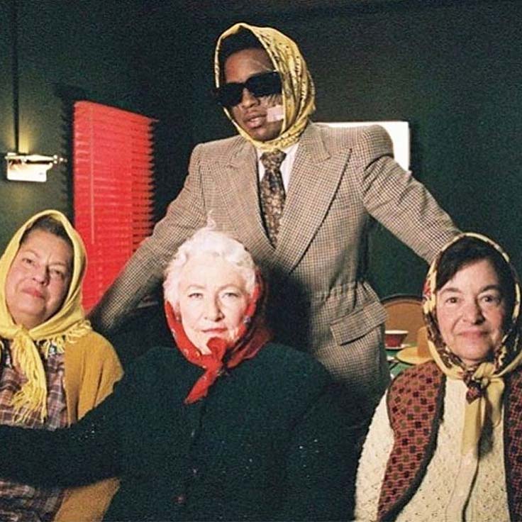 Phong cách đeo bandana Babushka được phổ biến rộng rãi nhờ chàng rapper A$AP Rocky