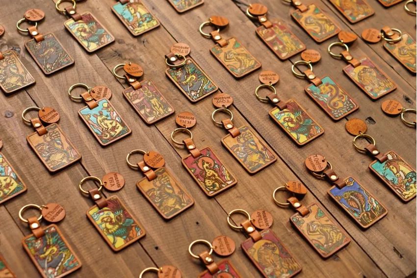 Personalized employee gifts with Vietnamese cultural design