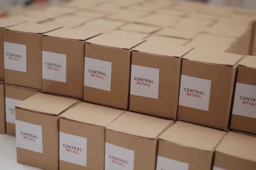 Ảnh 03. Nến thơm Centrail Retail với hộp đựng đúng bản sắc