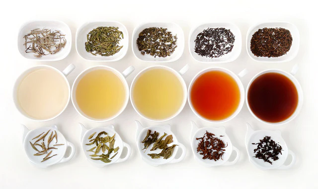 trà ngon có màu sắc đặc trưng tùy theo loại trà
