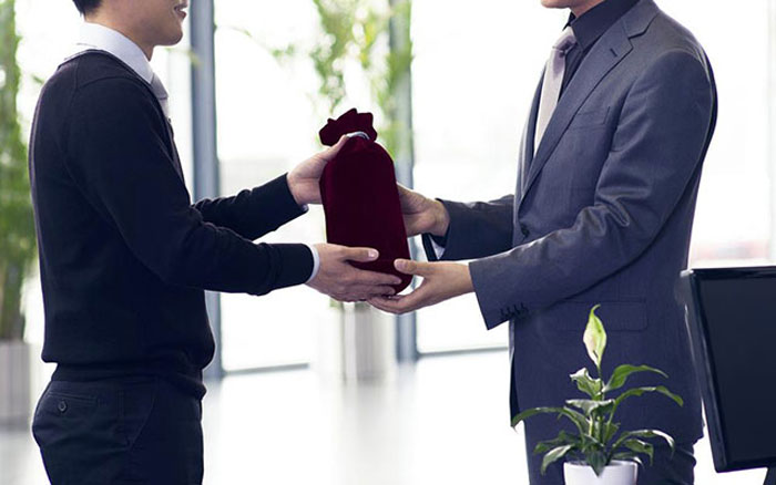 Quà tặng doanh nghiệp, corporate gift, quà tặng doanh nghiệp cho nhân viên, corporate gift for employee, quà tặng doanh nghiệp cho khách hàng, corporate gift for customer, quà tặng doanh nghiệp cho đối tác, corporate gift for partner, tặng quà doanh nghiệp cho khách hàng, give corporate gift for customer