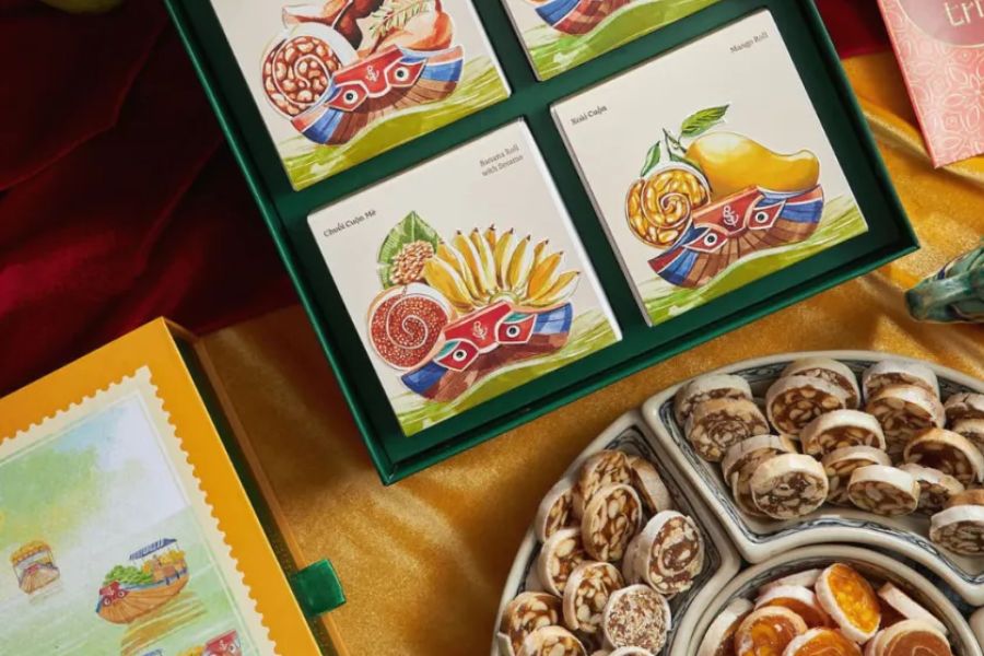 Mid-Autumn employee gifts can feature specialty snack experiences