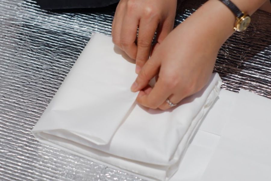 Ảnh 09. CHUS gói quà tinh tế với giấy mềm thơm, tạo trải nghiệm chỉn chu đa giác quan