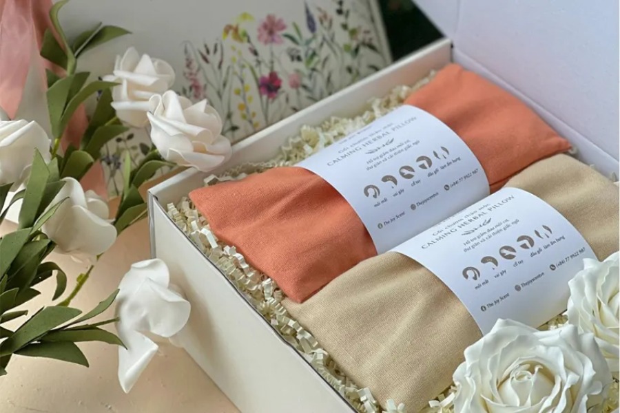 Sự quan tâm chân thành qua từng sản phẩm trong hộp quà được lựa chọn tỉ mỉ