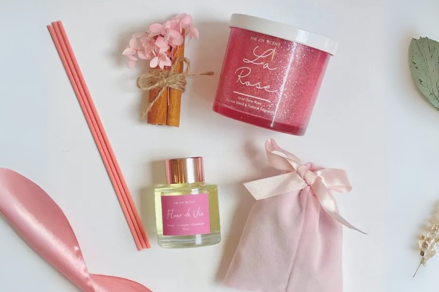 Không gian thư giãn với nến thơm và tinh dầu cao cấp