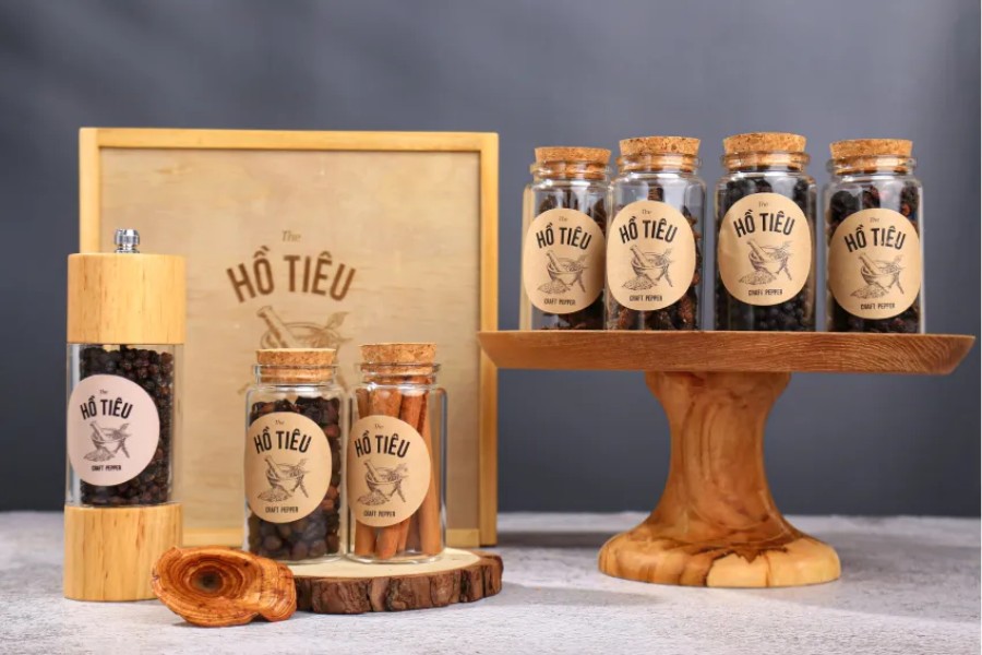 Set gia vị hữu cơ trong hộp gỗ tinh xảo