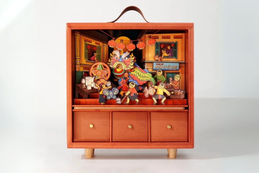 From gift box to multi-sensory experience - technology changes gift-giving