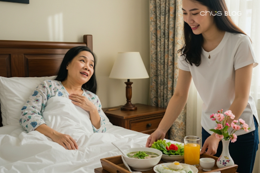 Nụ cười ngỡ ngàng của mẹ khi được phục vụ - lần đầu tiên cảm nhận được sự chăm sóc từ chính con mình.