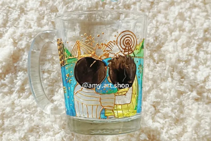 Image 02. Friendship anniversary gifts can be given on many special occasions