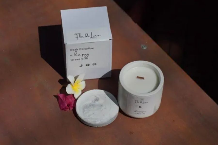 Image 04. Meaningful friendship anniversary gifts that blend convenience with deep significance