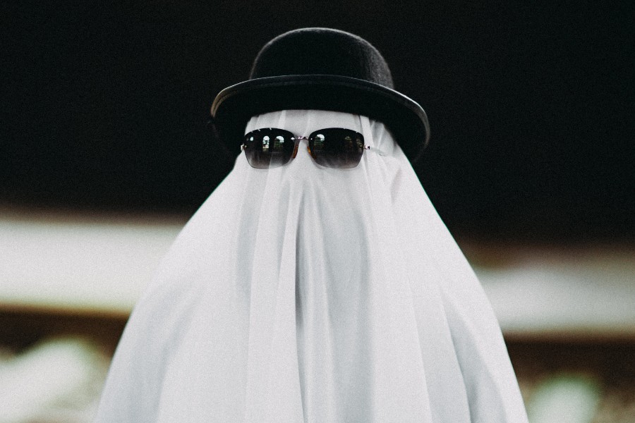 Some business sectors "thrive" thanks to people's Ghost Month fears