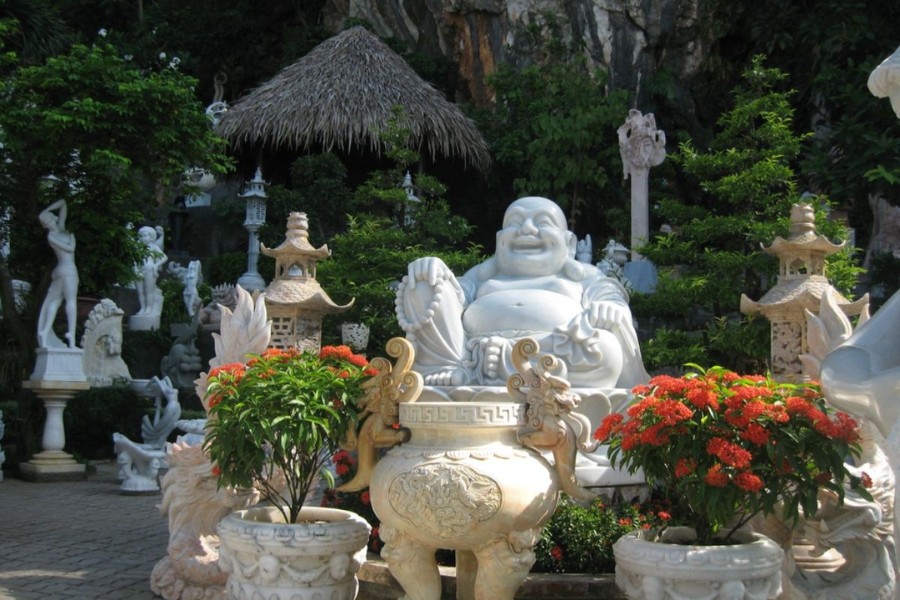 Non Nuoc stone transforms into art, carving dreams in every line