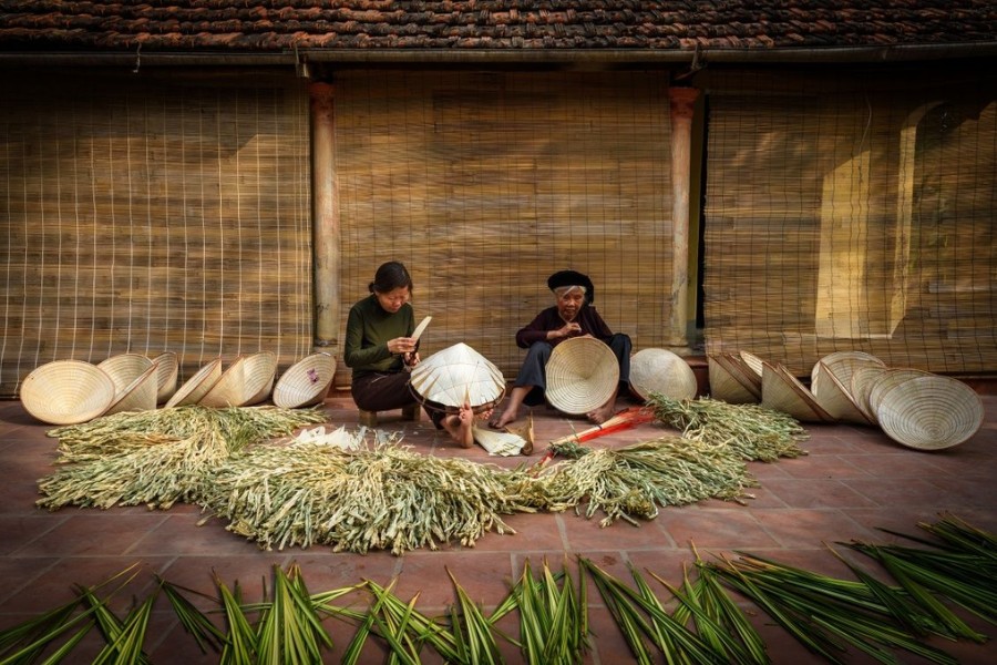 Chuong conical hats - Elegant symbols of Vietnamese women through generations