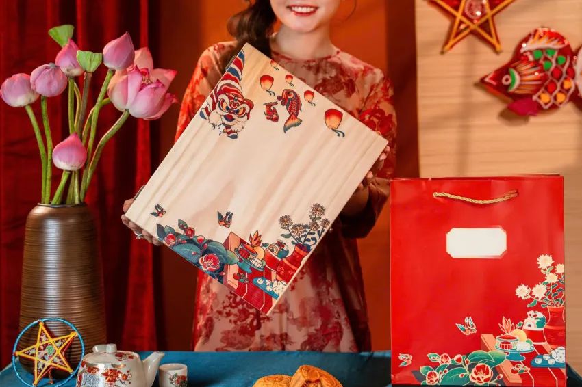 Image 02. Meticulously packaged Mid-Autumn gift boxes for partners from various locations