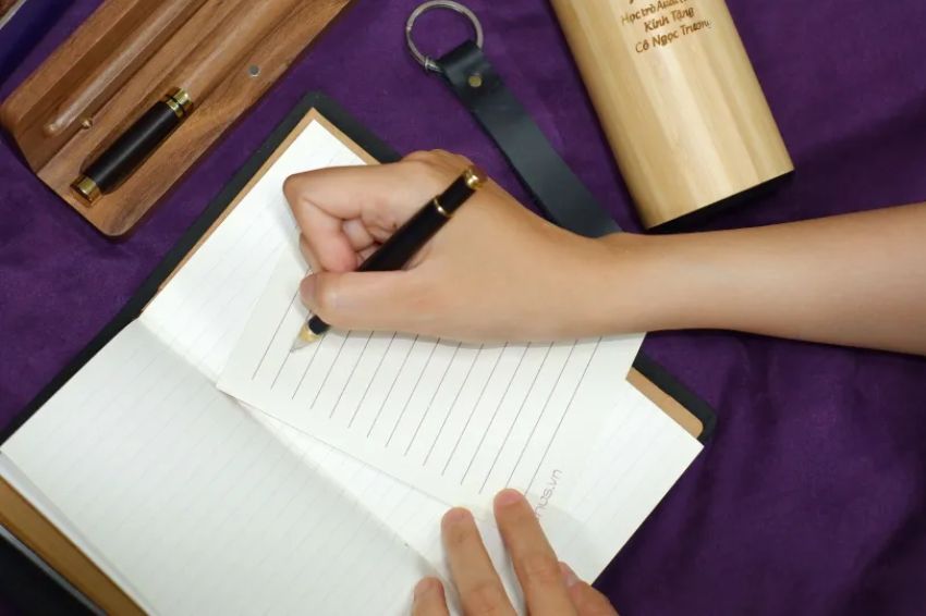 Image 02. Thoughtful boss retirement gifts create lasting joy and emotional connection
