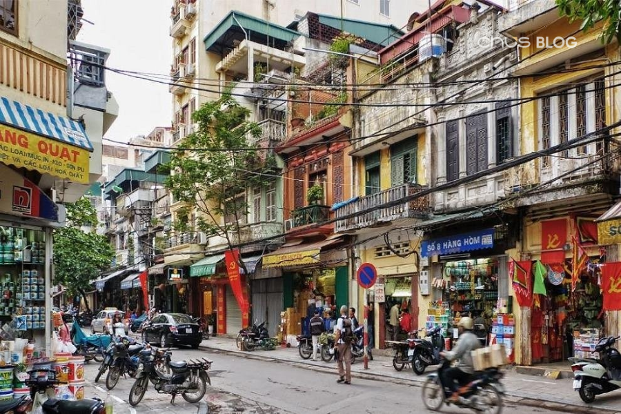 Exploring where to buy unique Vietnamese souvenirs in Hanoi becomes an unforgettable cultural journey in the Old Quarter
