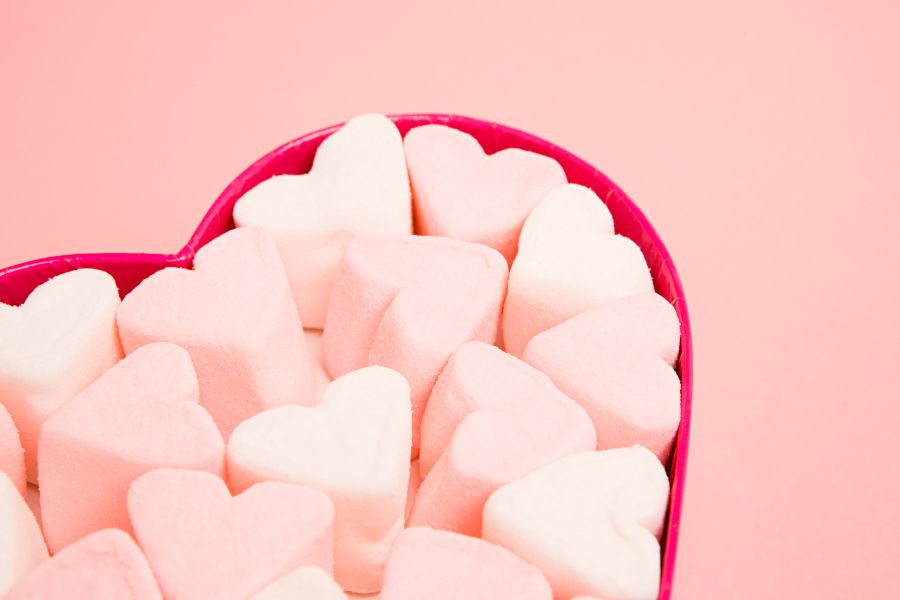 nam tặng nữ marshmallow quà valentine trắng