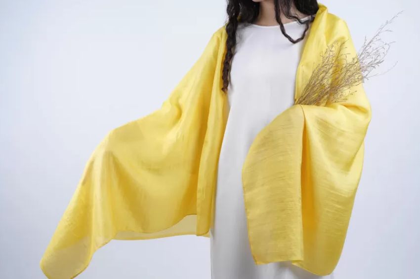 Image 06. Elegant, refined gifts suitable for people with tall, slim builds
