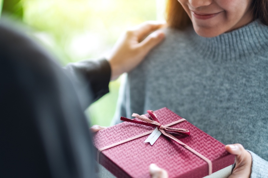 Sincere feelings are always more important than the material value of gifts