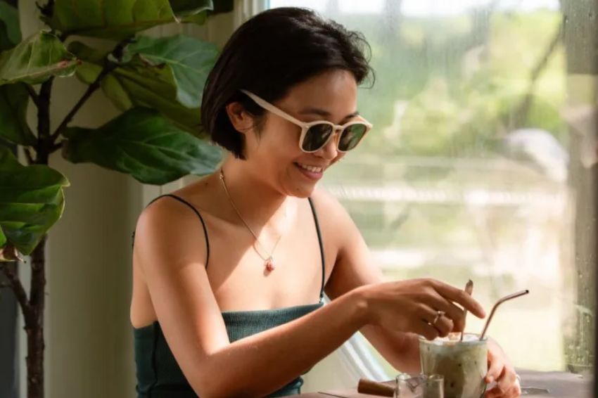 Ảnh 04. Kính râm thời trang tái chế, một món quà tặng đối tác nữ cực thiết thực