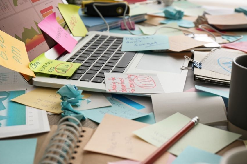 Effective learning requires a perfect balance between theory and its practical application (Image: Internet)