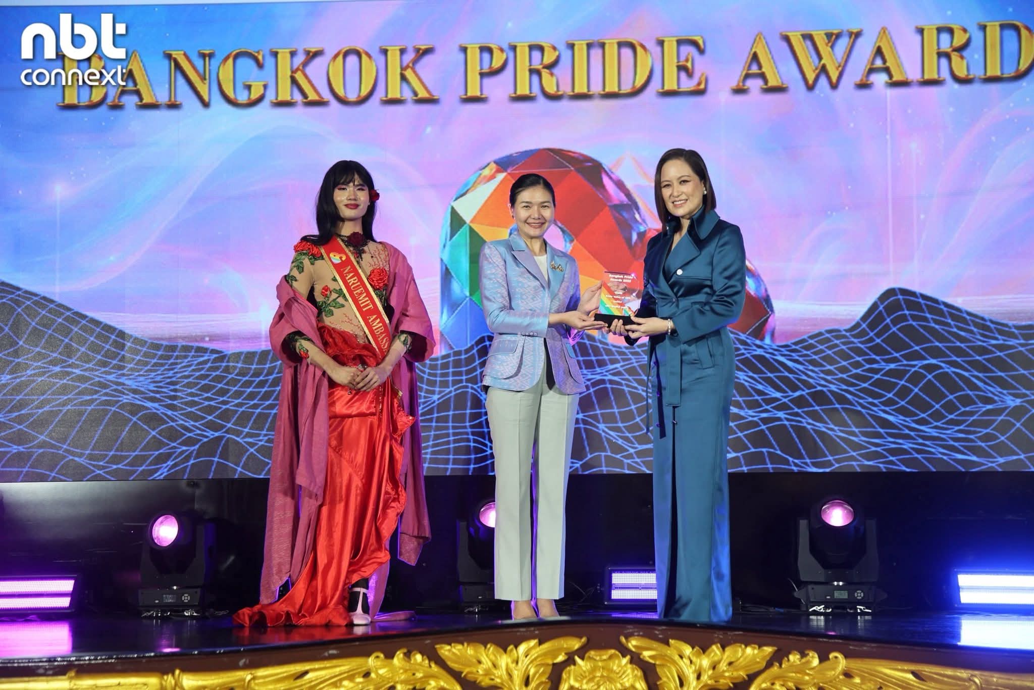 Chính phủ Thái Lan tham gia trực tiếp vào các hoạt động của Bangkok Pride