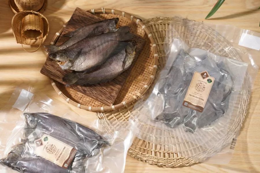 Ảnh 11. Sông nước, biển cả làm nên những món khô thủy hải sản đặc sản Cà Mau