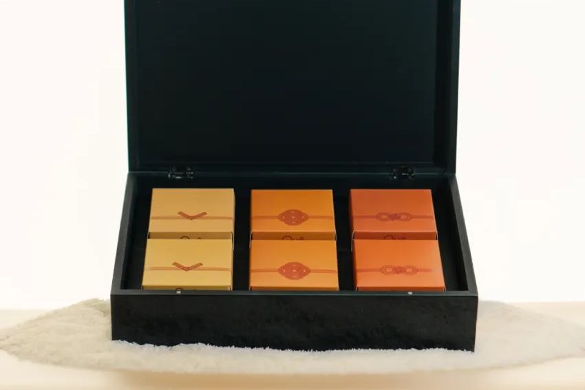 Image 05. Mid-Autumn Festival gift boxes for companies bonding team spirit mid-year