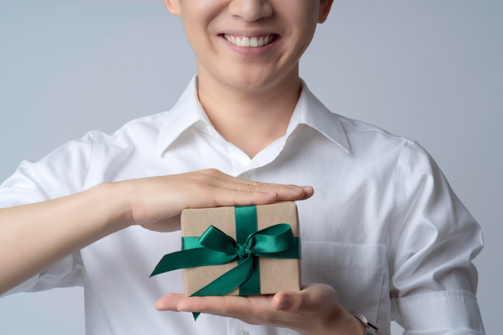 Cách chọn quà Việt Nam cho người nước ngoài