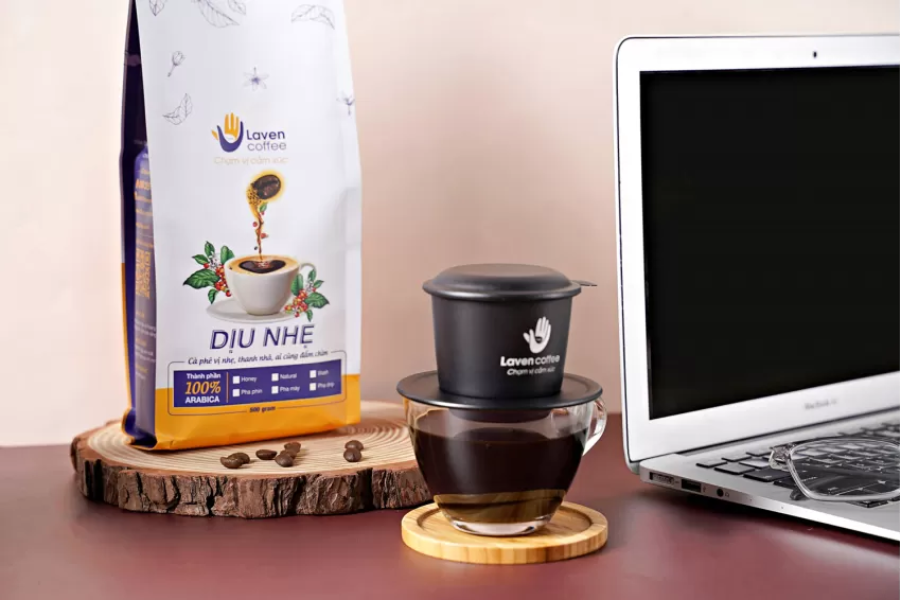 Set quà tặng cà phê gồm cà phê Arabica, phin nhôm, đế lót ly