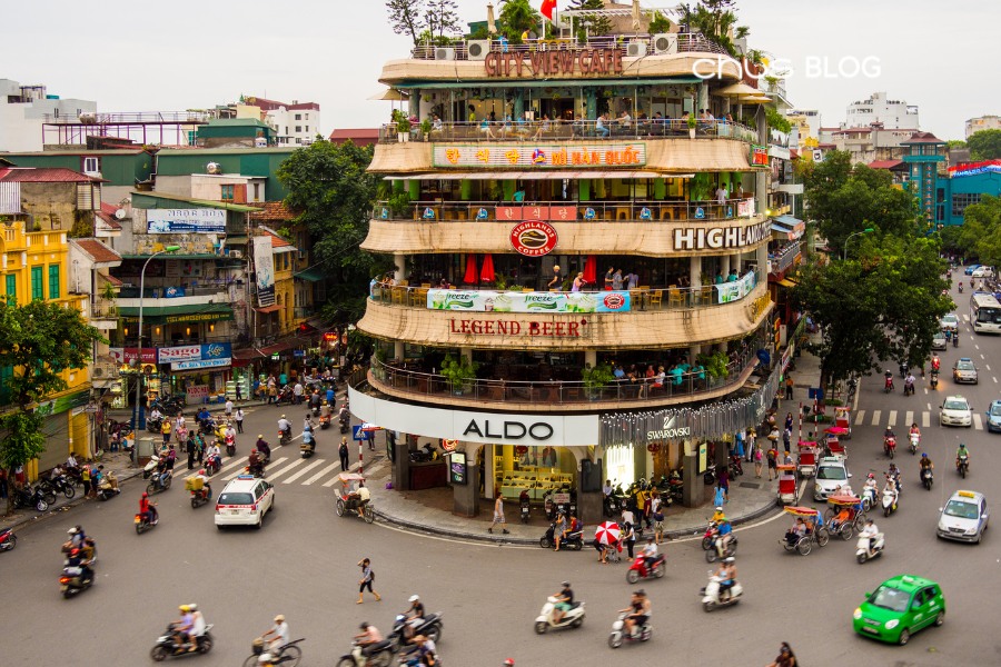Collection of refined and distinctive Hanoi souvenirs