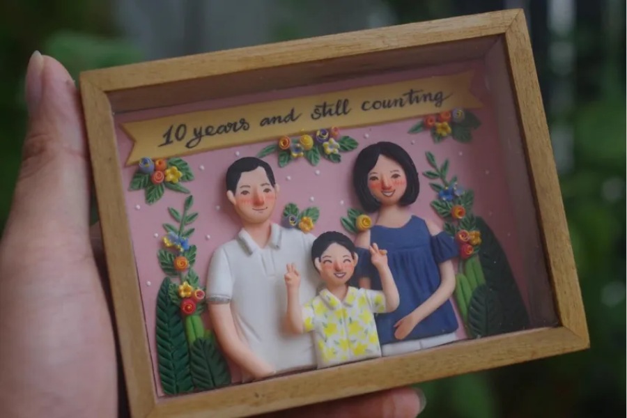 Unique personalized clay paintings, each artwork tells its own story
