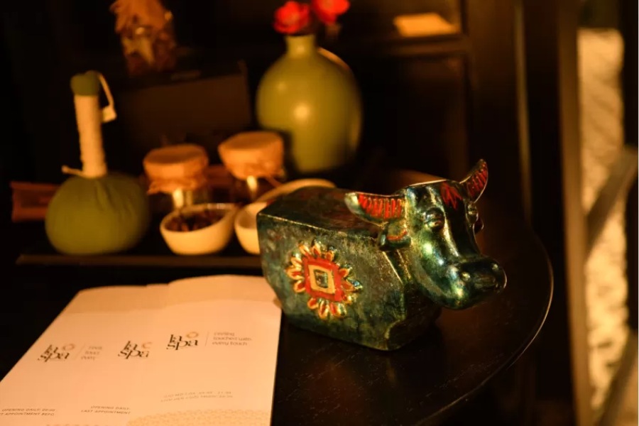 Vietnamese lacquerware art with smooth gloss and vibrant colors